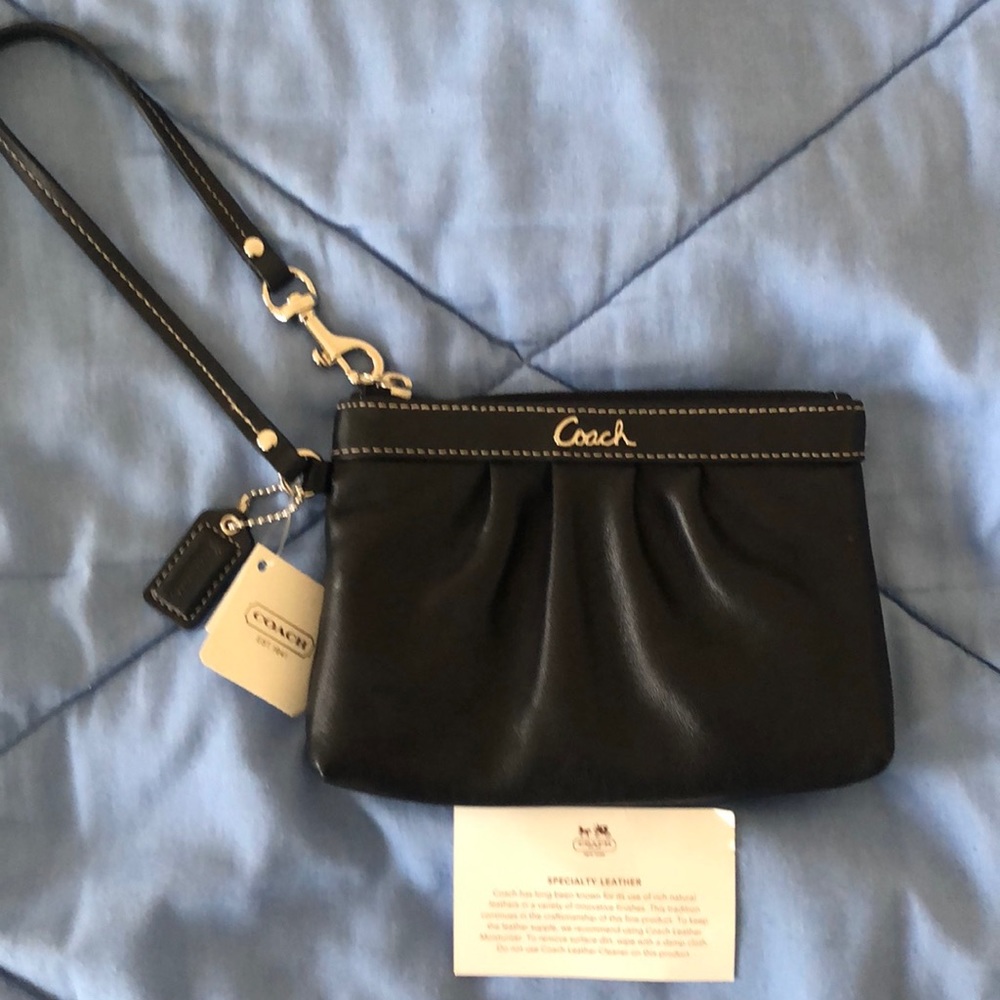 NWT Coach Black Pleated Cobbled Leather Wristlet